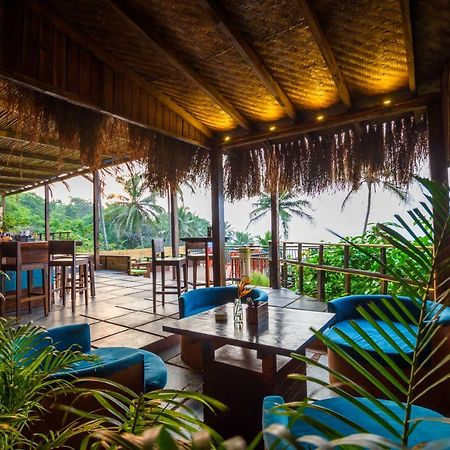Aria Beach Resort วากาตอร์ ภายนอก รูปภาพ