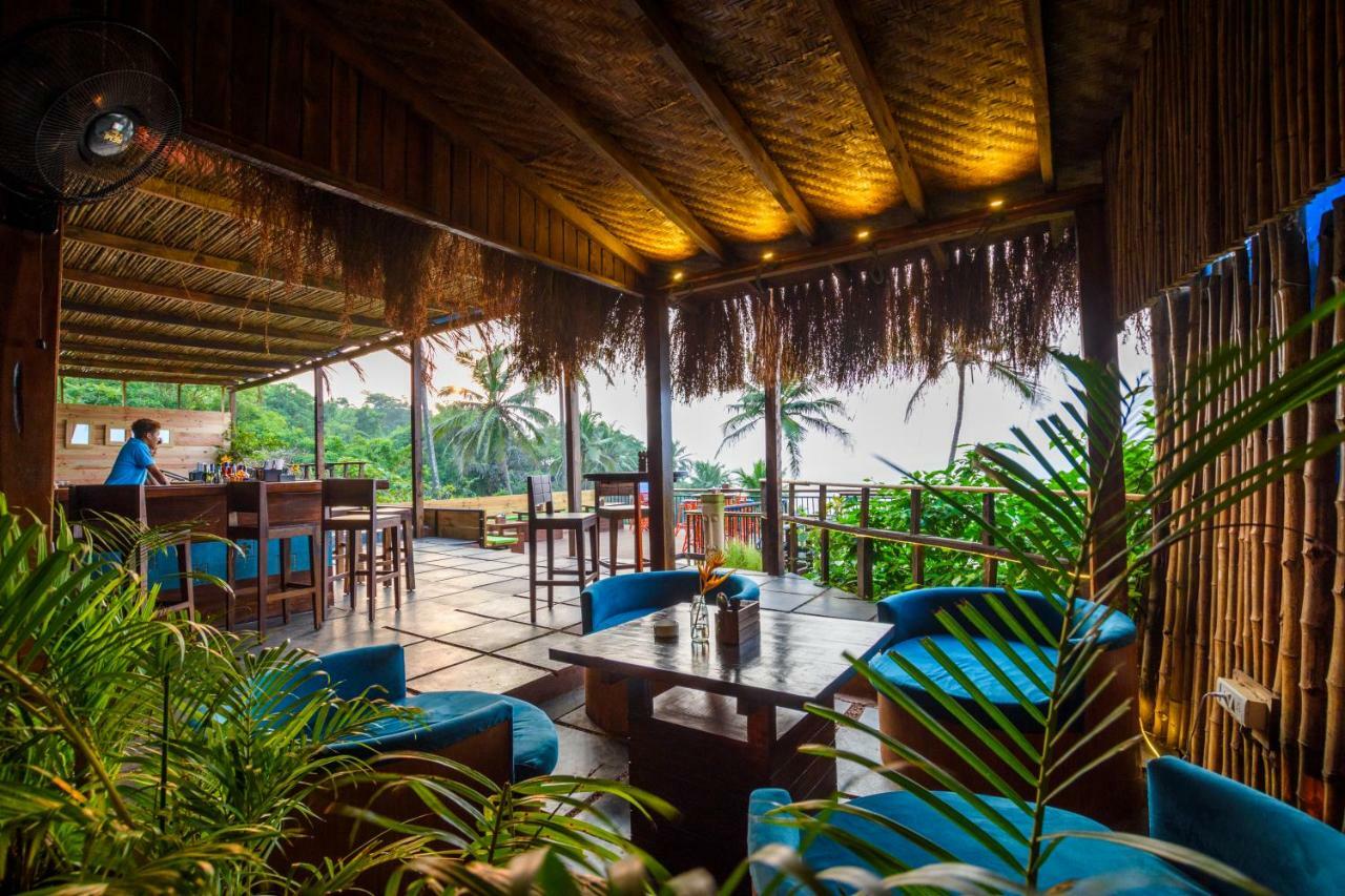 Aria Beach Resort วากาตอร์ ภายนอก รูปภาพ